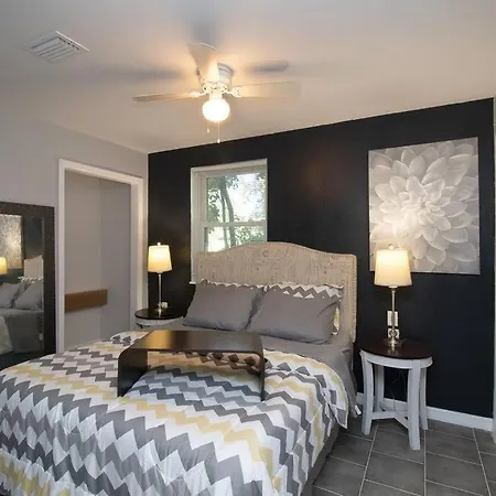 Come Enjoy This Unique Mother In-Law Suite
